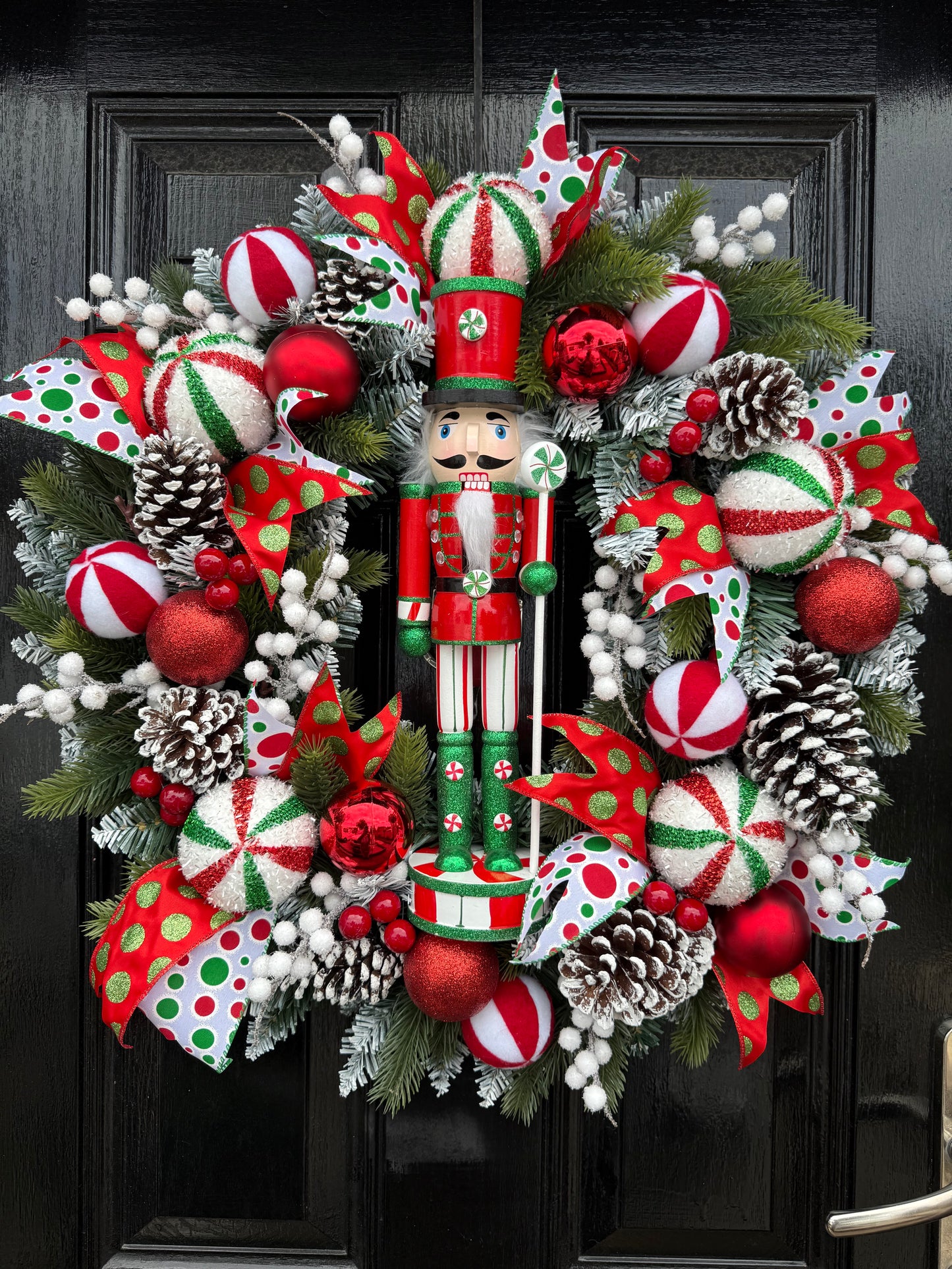 65cm FROSTED NUTCRACKER CANDY CANE MIXED WREATH - IMMEDIATE DESPATCH