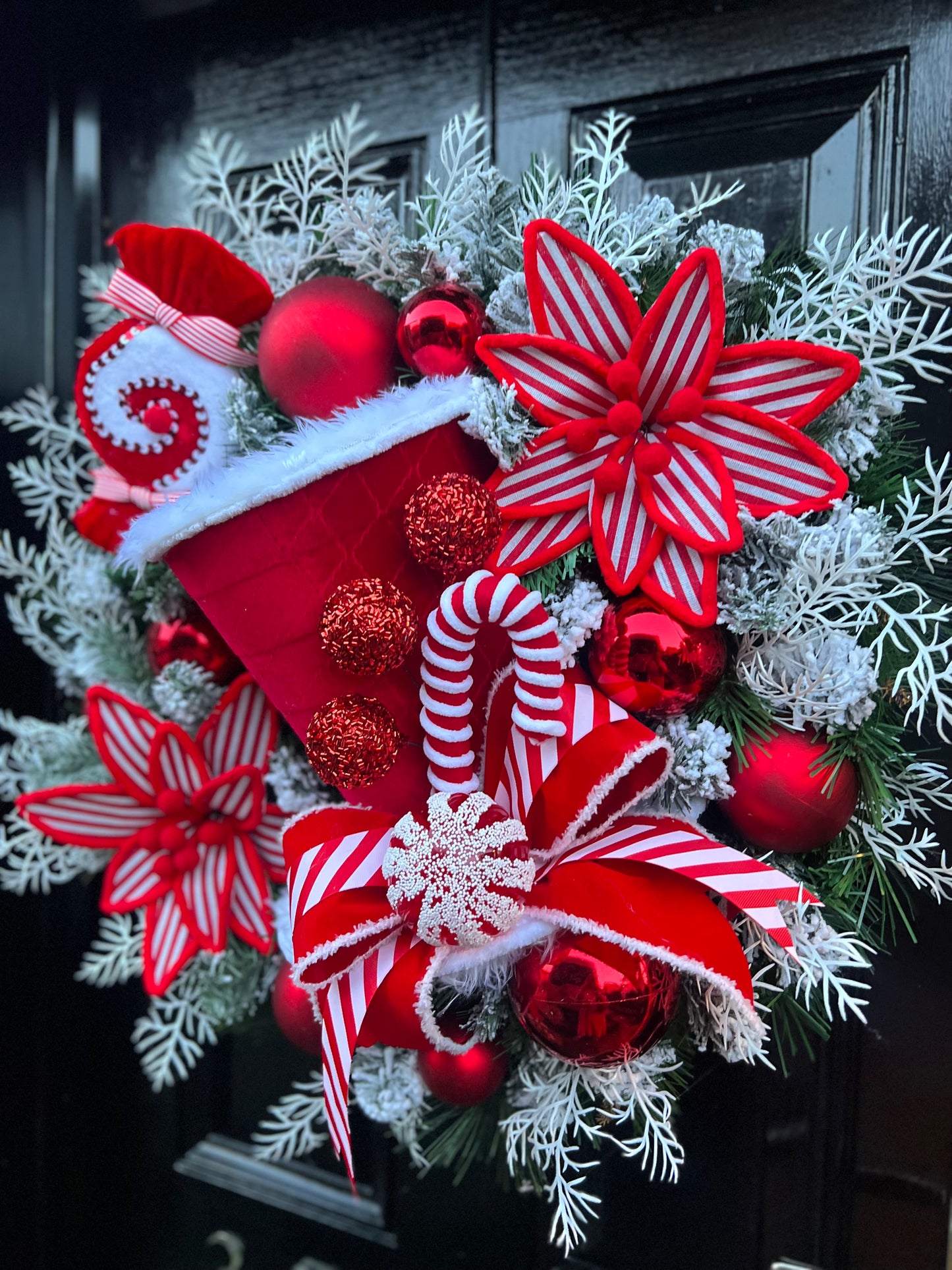 65cm SUPER DELUXE GIANT CANDY TOP HAT WREATH RED/WHITE - **DESPATCH END 1st week DECEMBER**