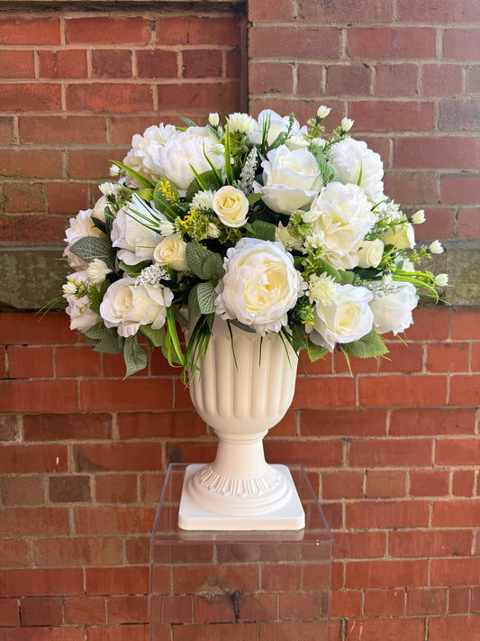 LUXURY FLORAL DISPLAY IVORY / NEUTRAL / FOLIAGE MIX 65X55CM