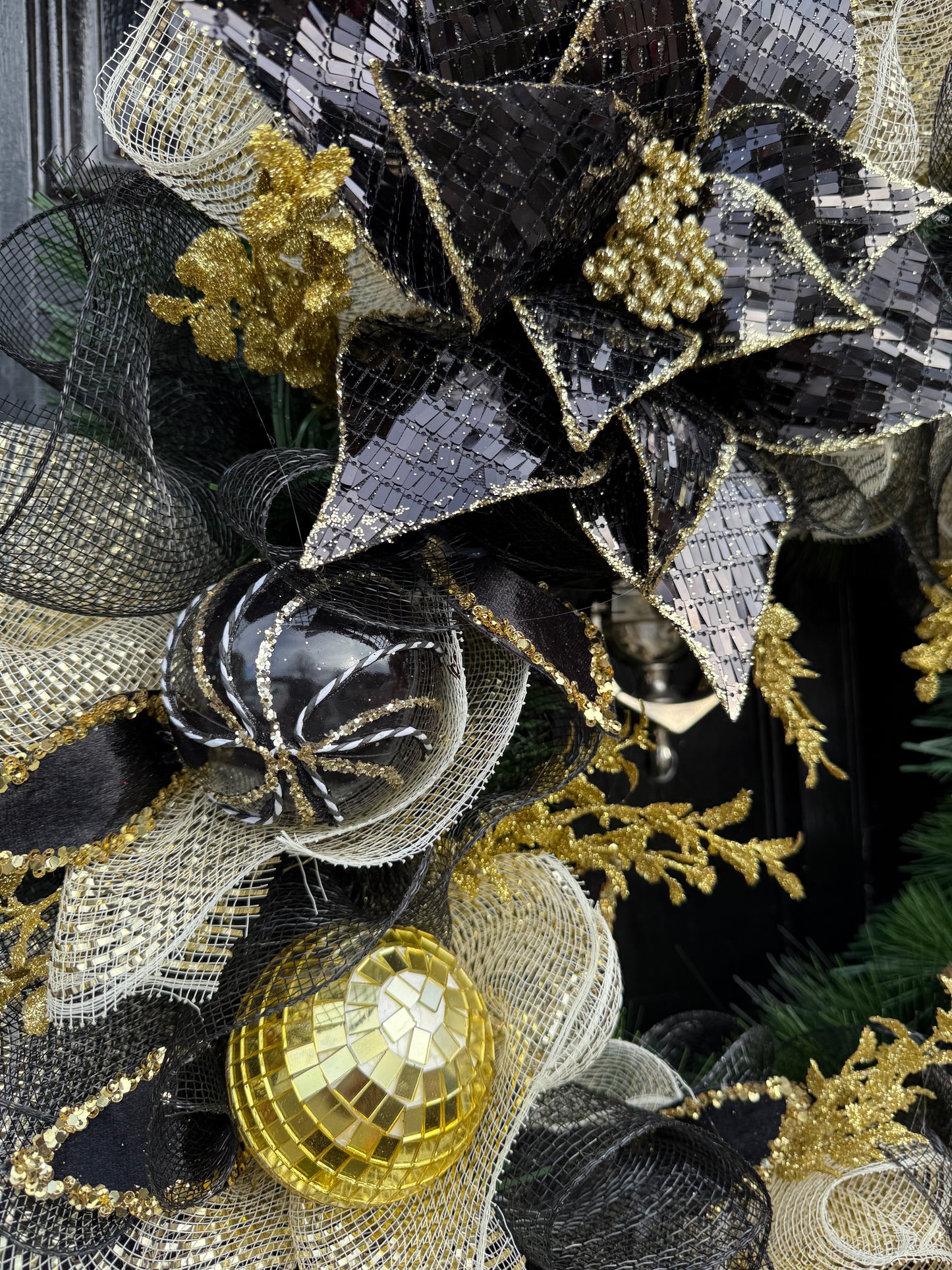 65cm BLACK GOLD MIX MIRROR BALL BAUBLE WREATH - IMMEDIATE DESPATCH