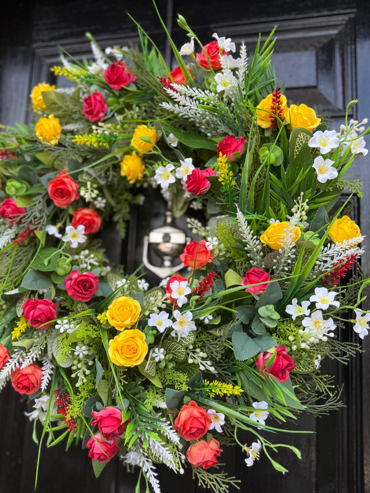 60cm DELUXE THICK FOLIAGE AND MIXED ROSE WREATH