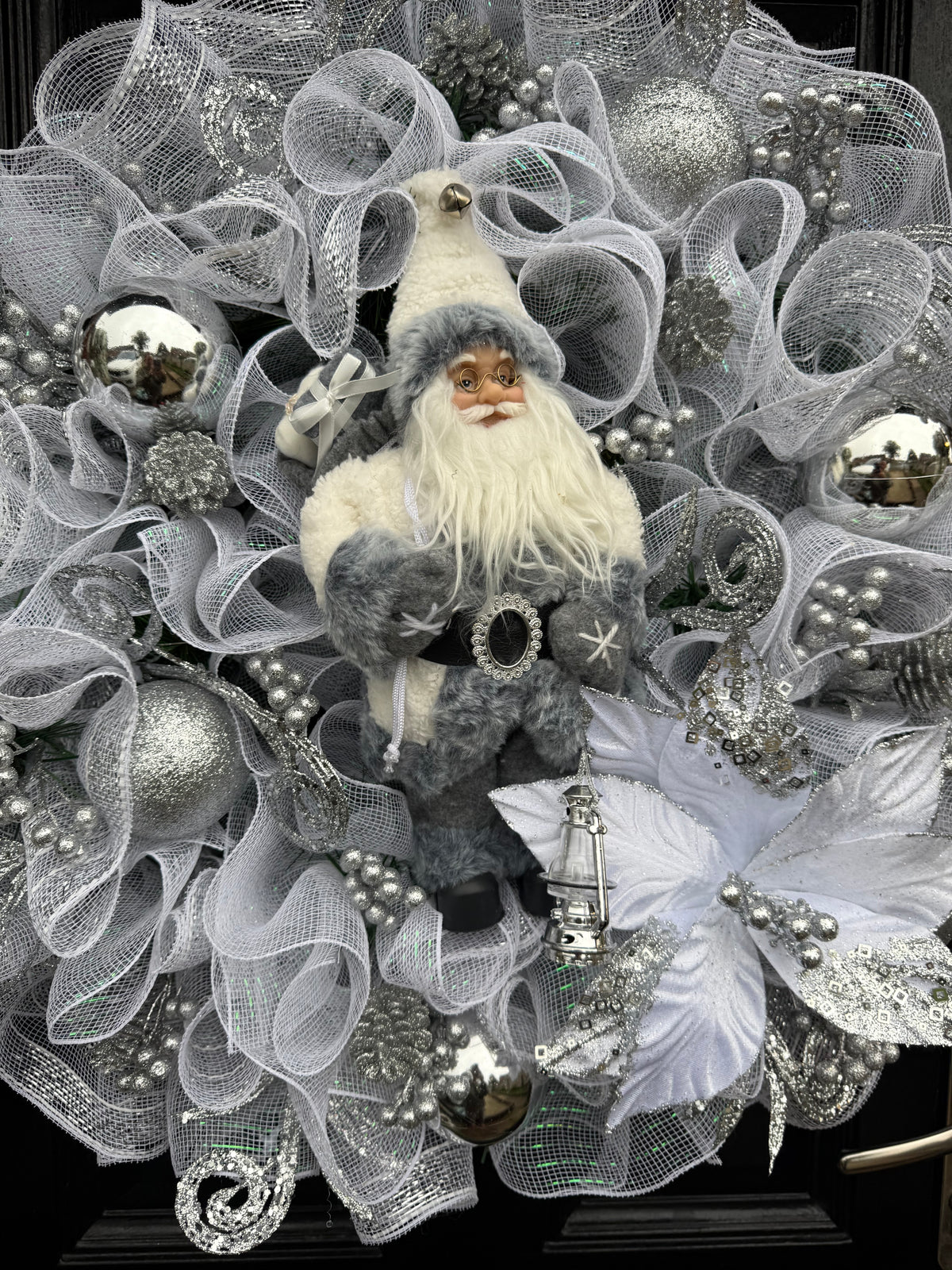 70cm DELUXE SPARKLE SILVER SANTA FOLIAGE GLITTER WREATH