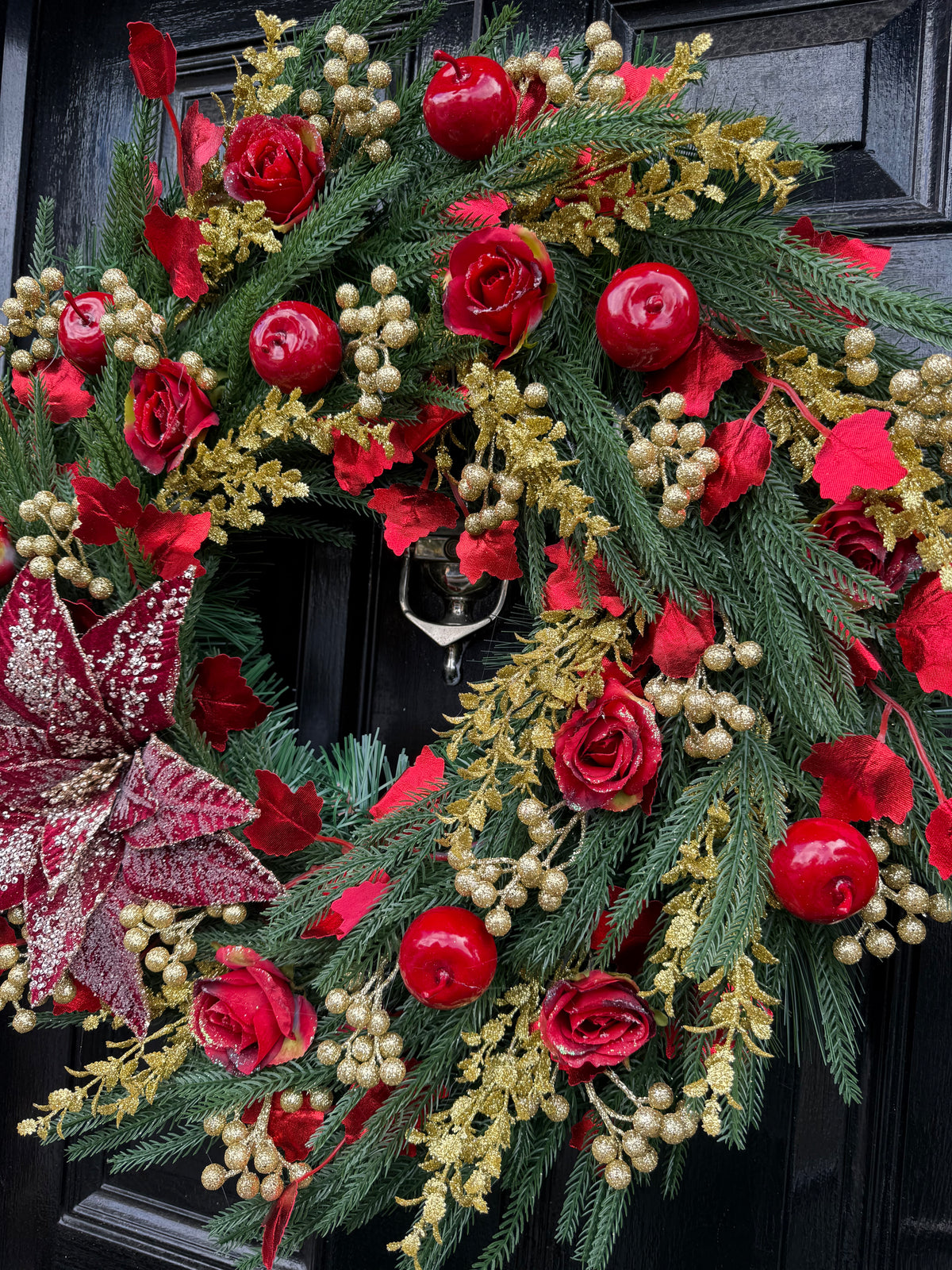60cm DELUXE TRADITIONAL NORFOLK SPRUCE DEEP RED / GOLD WREATH