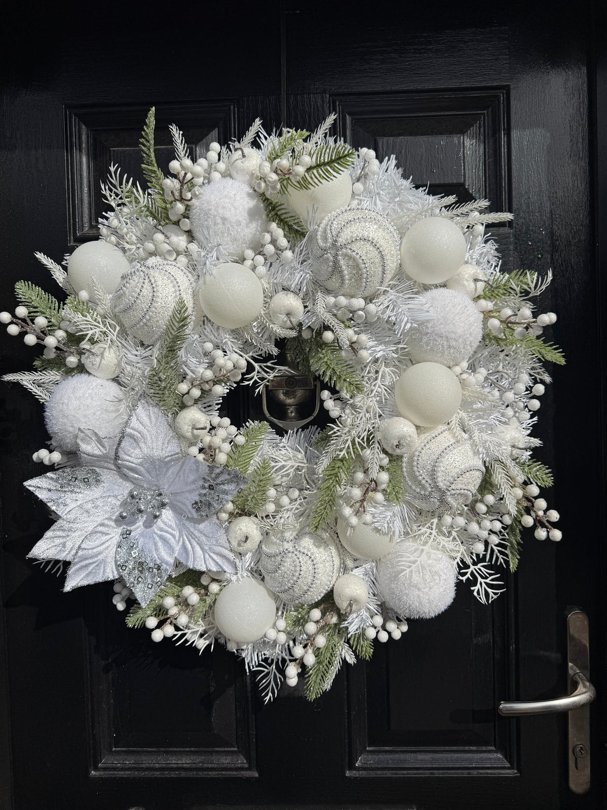 60cm WHITE WINTER WONDERLAND GLITTER WREATH