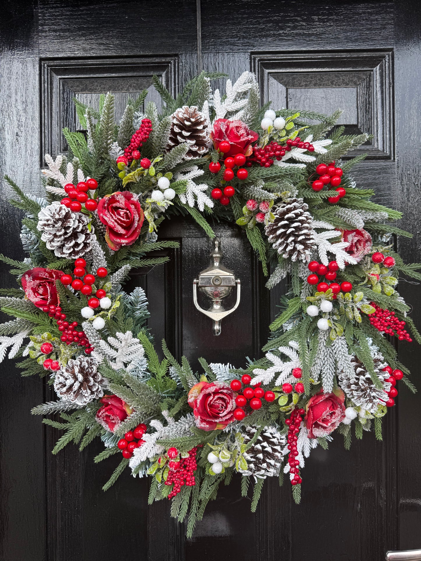 60cm FROSTED ROSE FOLIAGE & BERRY WREATH