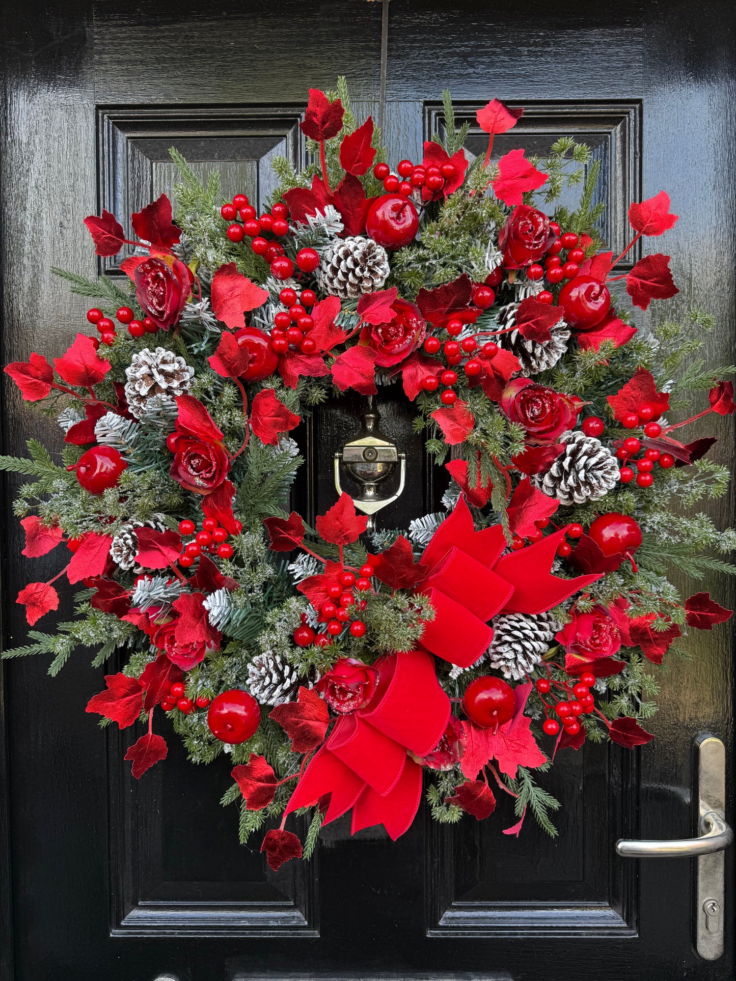 65cm DELUXE FOLIAGE TRADITIONAL APPLE FROSTED ROSE VERY BERRY WREATH - IMMEDIATE DISPATCH