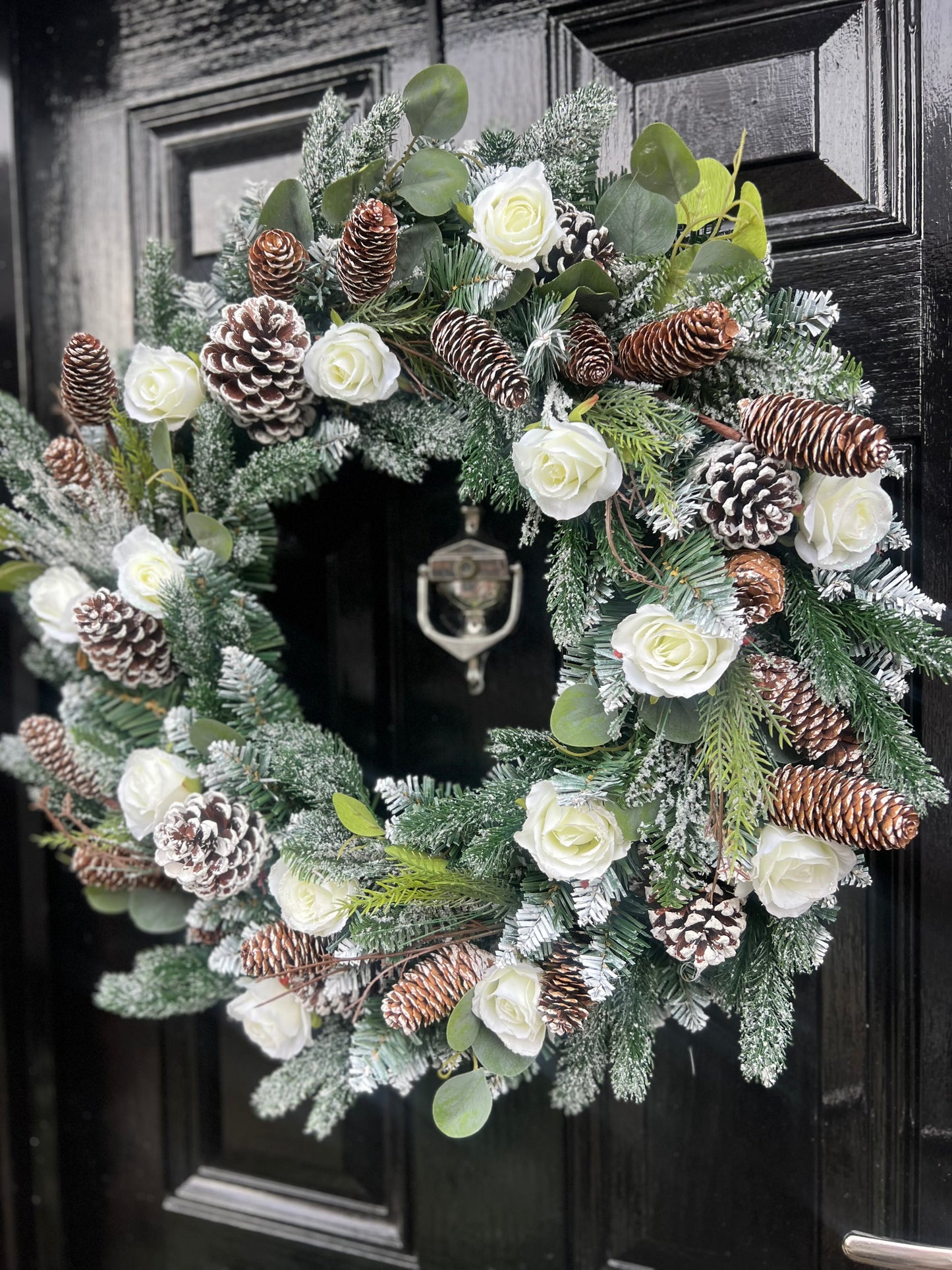 60cm DELUXE FROSTED WREATH WOODLAND/FROSTED ROSES