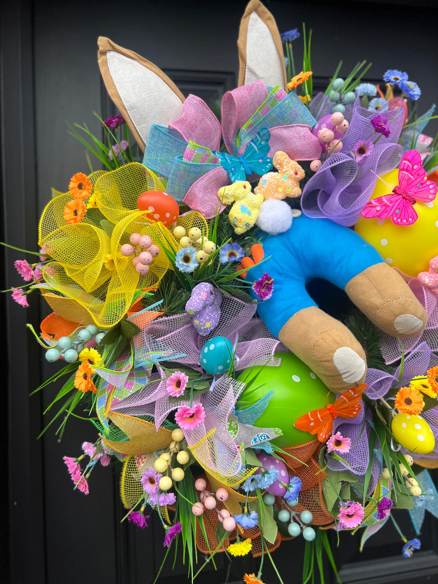 GIANT DELUXE SUPER BRIGHT BUNNY BUTT EASTER WREATH 65-70cm