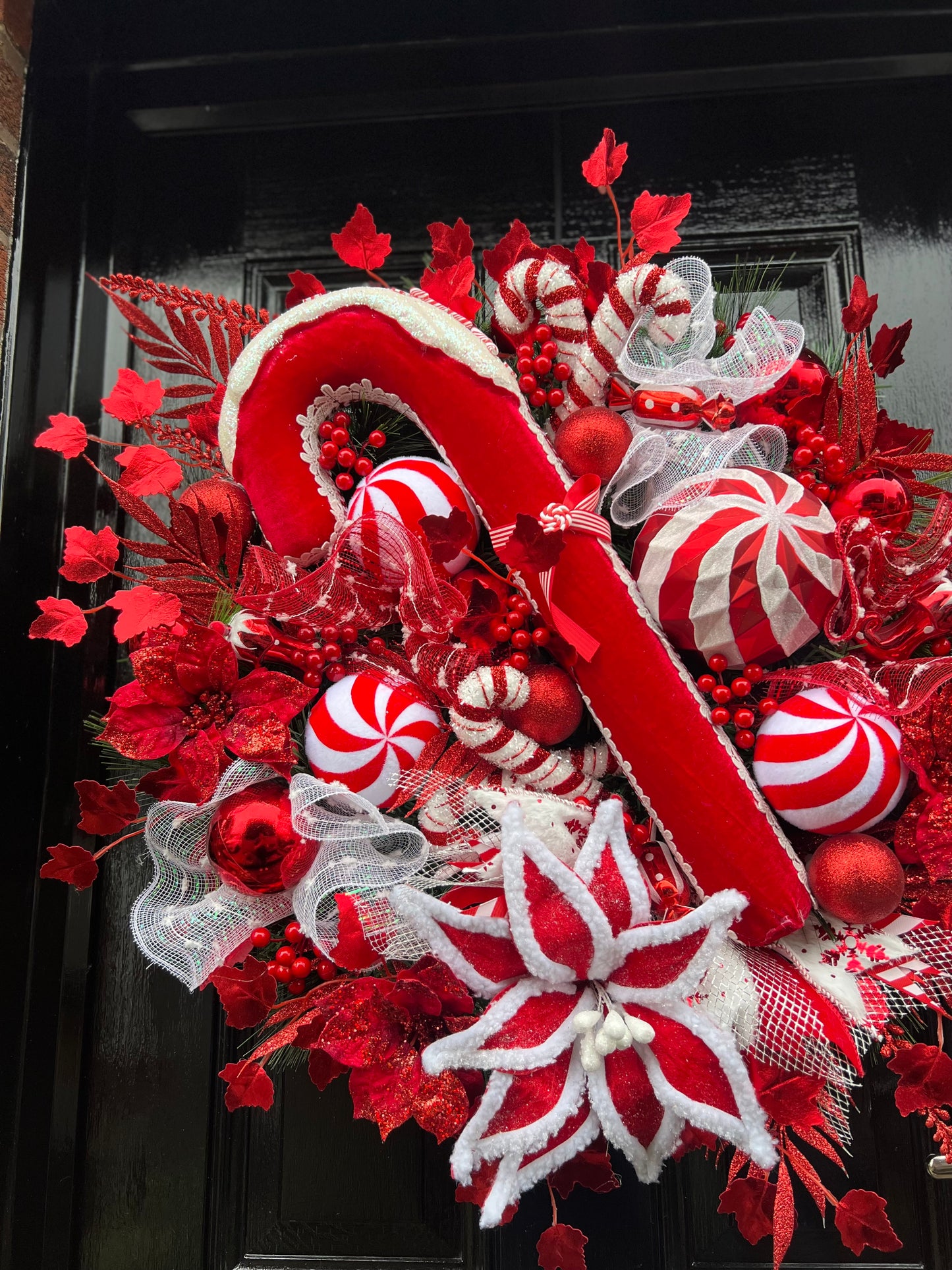 70cm CANDY CANE  DELUXE WREATH - **DESPATCH END 1st week DECEMBER**