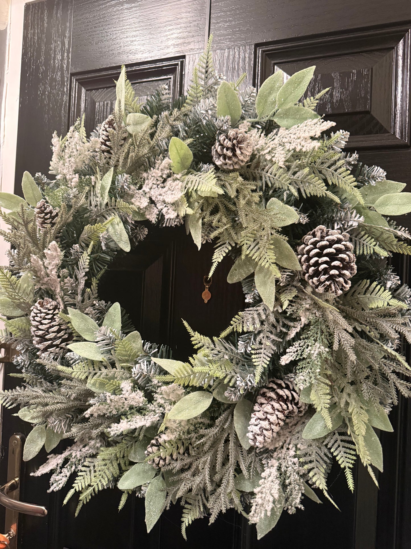 60cm DELUXE WINTER FROSTED FOLIAGE WREATH - IMMEDIATE DISPATCH