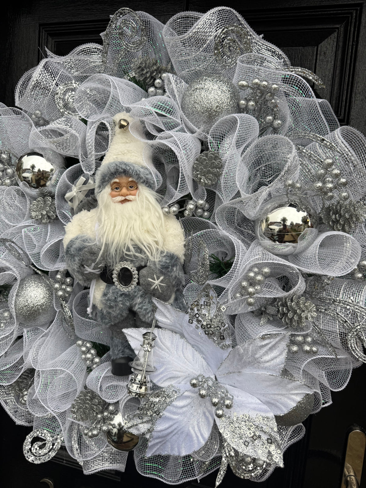 70cm DELUXE SPARKLE SILVER SANTA FOLIAGE GLITTER WREATH