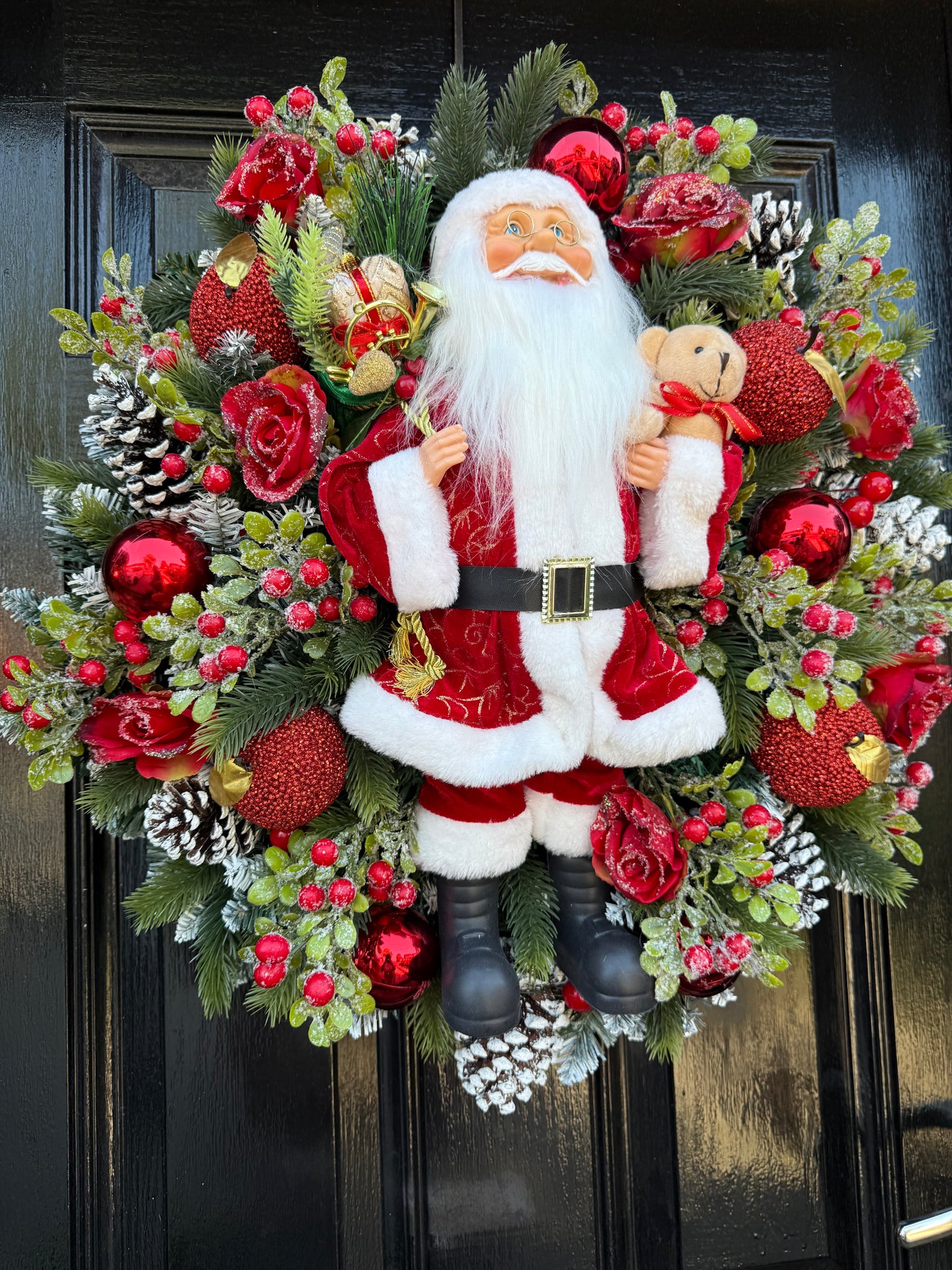 65cm SUPER DELUXE TRADITIONAL SANTA  ROSE BERRY FULL WREATH