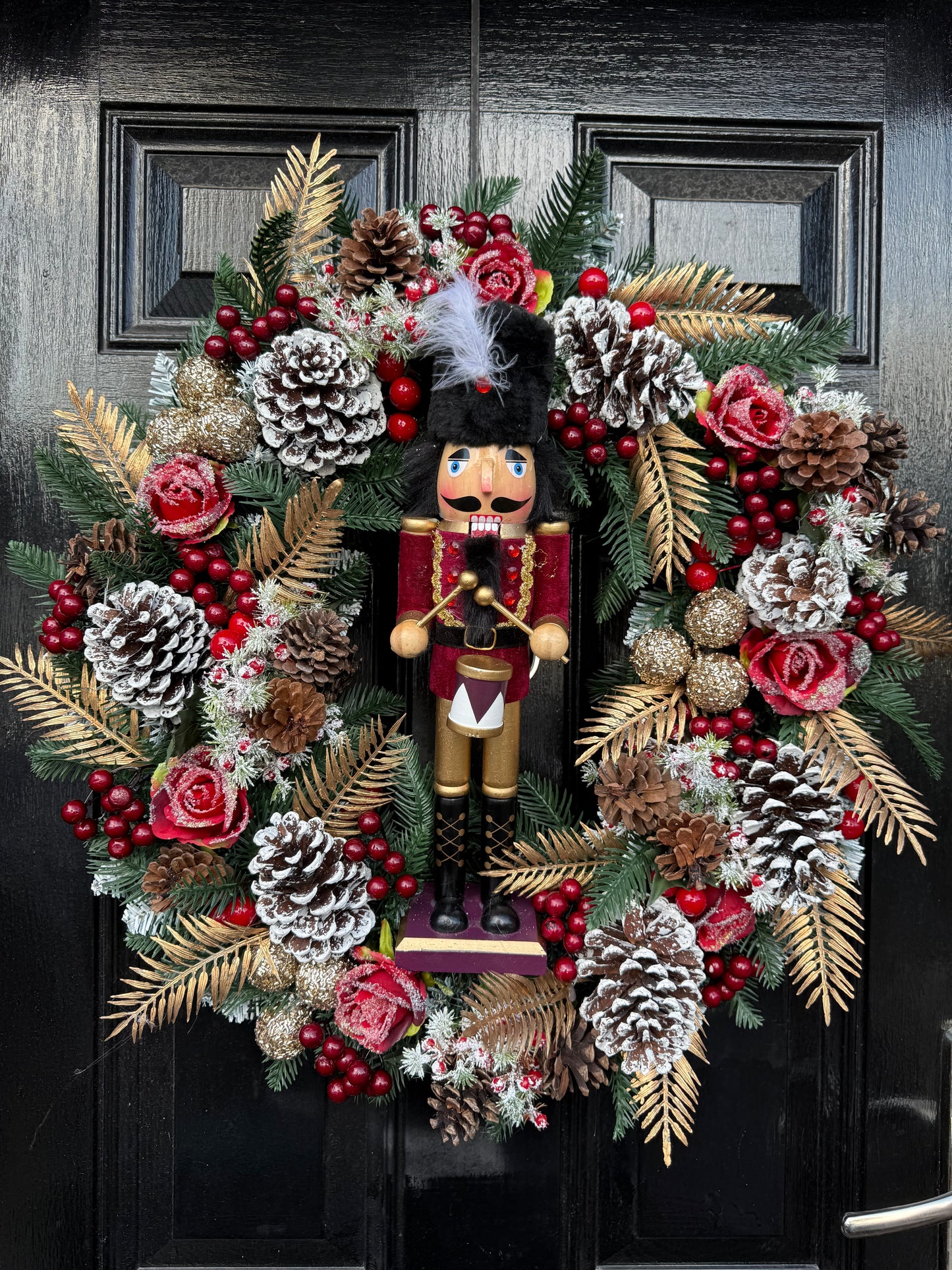 60cm BURGUNDY GOLD TRADITIONAL NUTCRACKER WREATH - IMMEDIATE DESPATCH