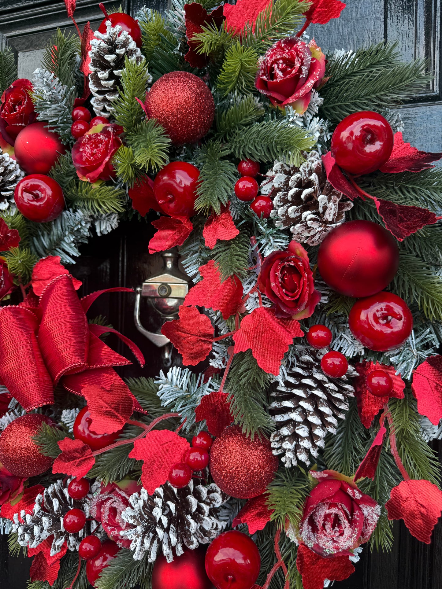 60cm DELUXE TRADITIONAL ROSE BERRY APPLE FOLIAGE WREATH