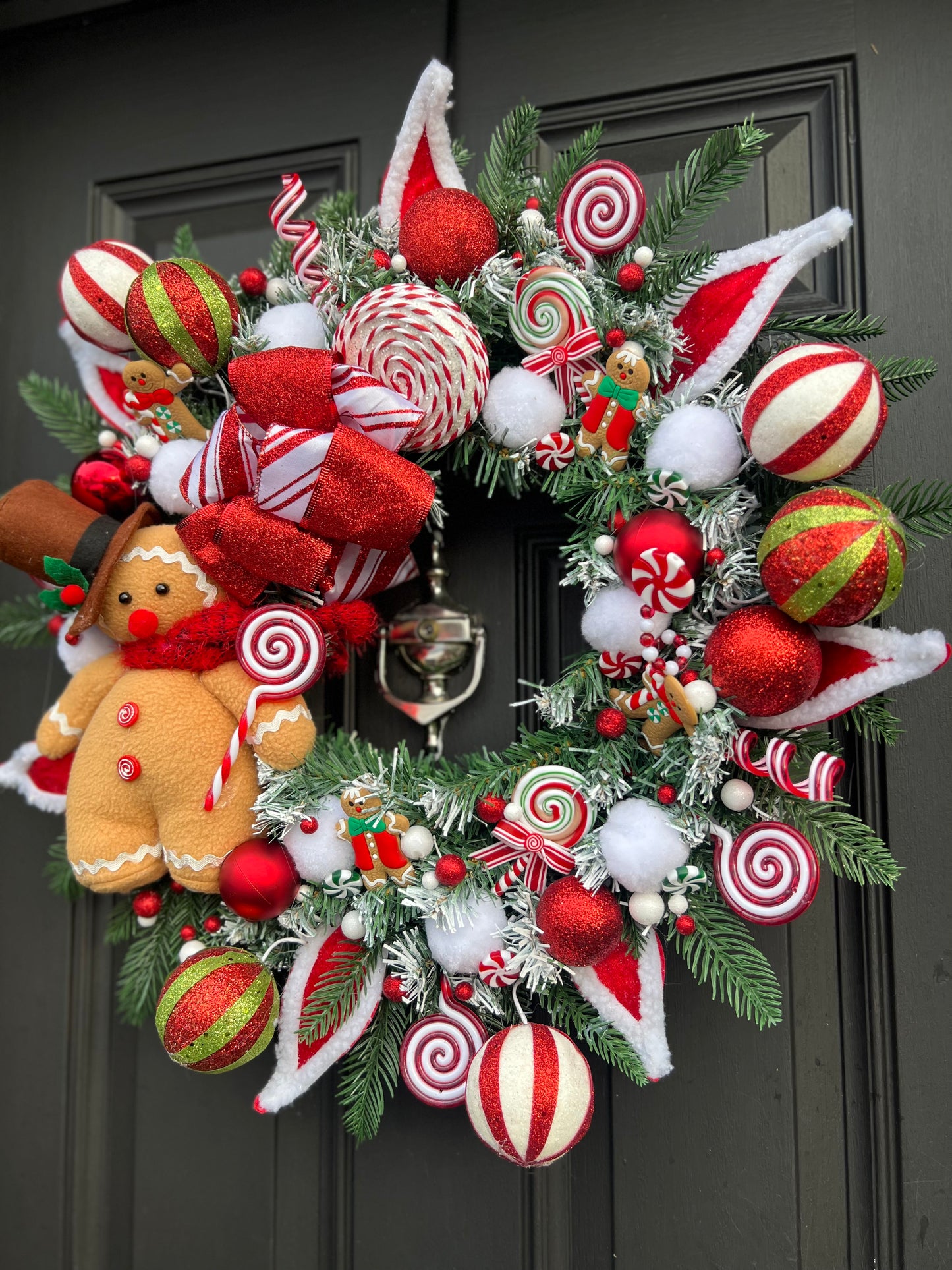 60cm CANDY GINGERBREAD MAN DELUXE WREATH